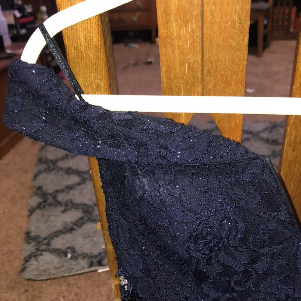 Beautiful 🤩 Juniors lace off the shoulder midi dress 👗 - Picture 7 of 14
